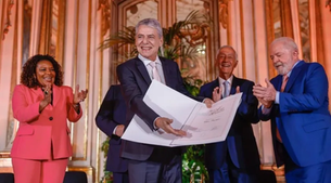 Prêmio Camões - Fafá de Belém se emociona e Mia Couto diz que Nobel de Dylan deveria ir para Buarque