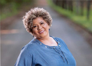 Cida Avelar vai fazer painel
de MPB na Praça das Artes