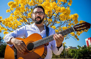 ARTE NA PRAÇA III Som universal de Alberto Salgado será atração do sábado, 21 de dezembro
