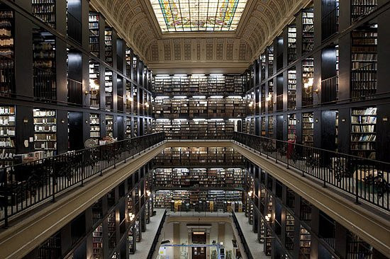 Imagem interna da Biblioteca Nacional (Fonte: Folha.com)