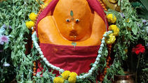 Devotees Visit Dakshinmukhi Hanuman Temple on Hanuman Jayanti. Local belief – All wishes come true by worshipping Lord Hanuman for five consecutive Tuesdays
