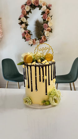 DRIP CAKE