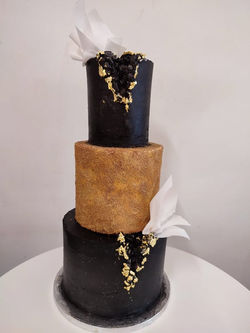 Layer Cake Black & Gold