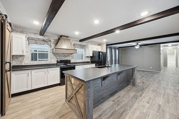 MD-116-Lakeside-kitchen2.jpg