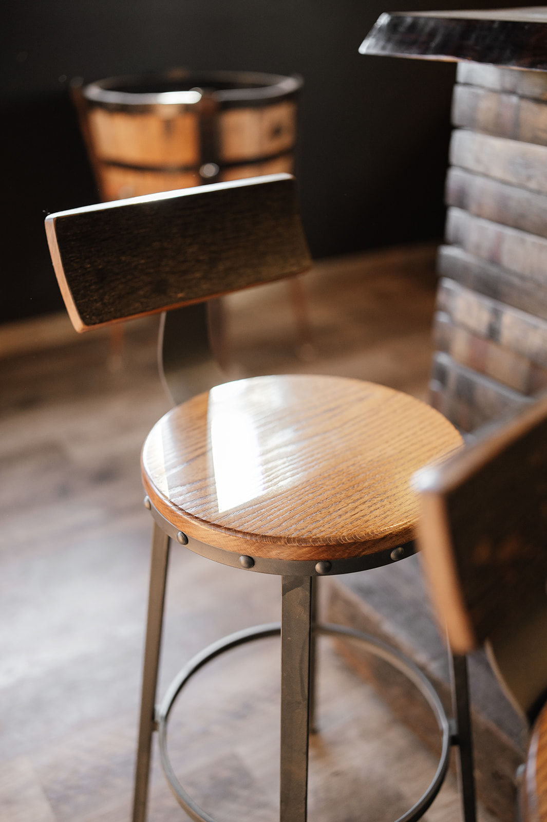 𝐈𝐫𝐨𝐧𝐰𝐨𝐫𝐱 𝐁𝐚𝐫 𝐒𝐭𝐨𝐨𝐥