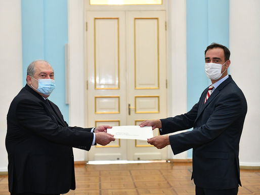 El nuevo Embajador argentino presentó sus cartas credenciales al Presidente de Armenia