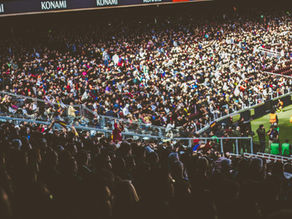 Image of the crowd during a football game.