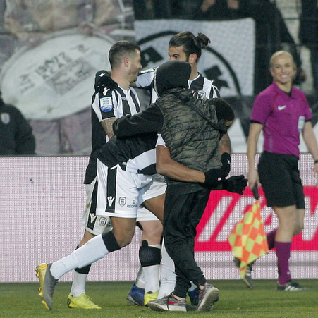 Όσα δεν φτάνει η αλεπού...