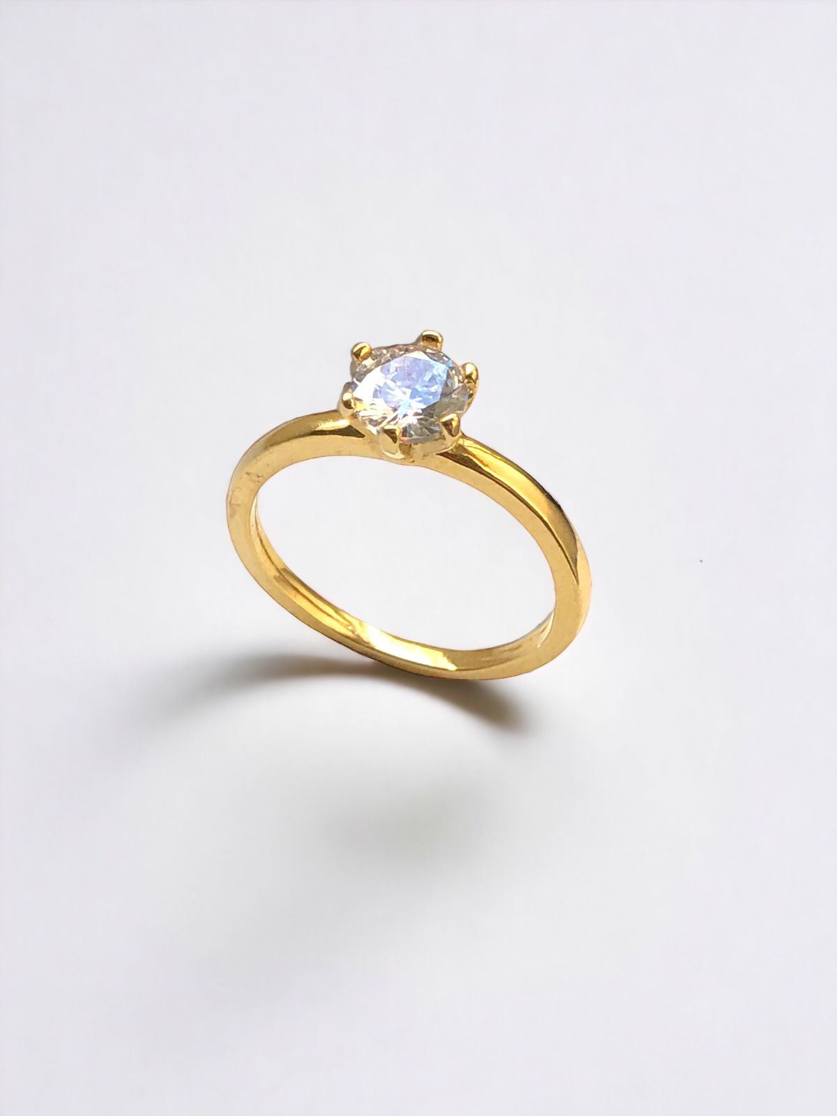 Anel Solitário Pedra Cristal Banhado a Ouro 18k-750