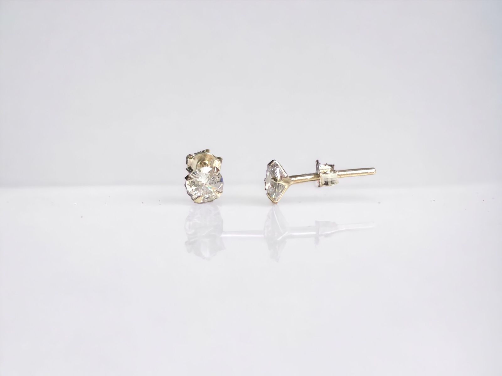 Brinco Primeiro/Segundo Furo Ponto de Luz Joias em Prata - 925