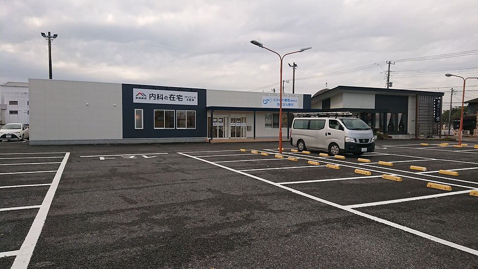 広い駐車場で楽々!約120台分