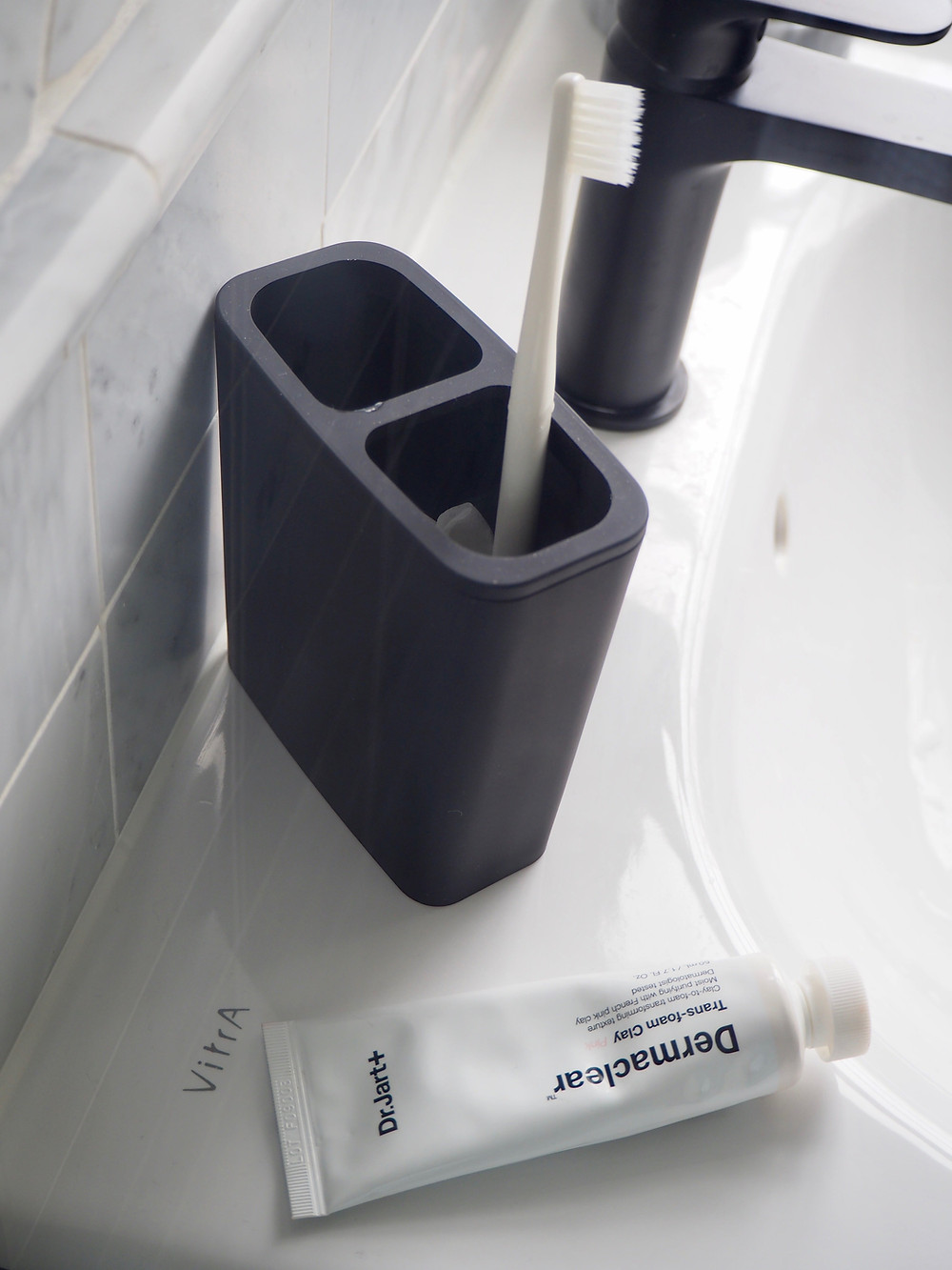 VitrA Frame Washbasin Unit, with 1 drawer, 60 cm, with white washbasin, Matte Black