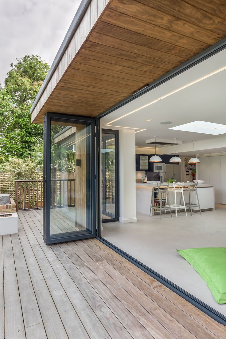 The Impact of Roof Overhangs on Energy Efficiency in Residential Homes
