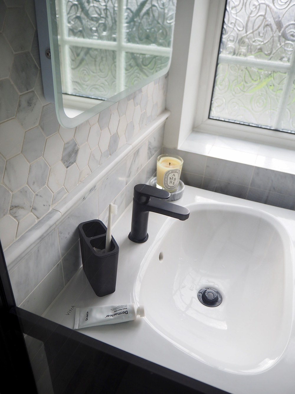 VitrA Frame Washbasin Unit, with 1 drawer, 60 cm, with white washbasin, Matte Black