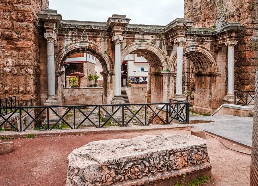 Hadrian Kapısı
