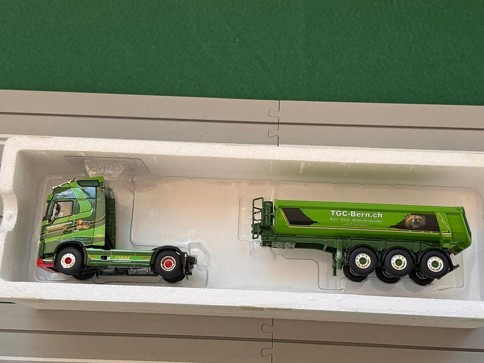 Küçük resim: Volvo FH4 Glob. XL 4X2-Half Pipe Tipper Trailer 3 Axle