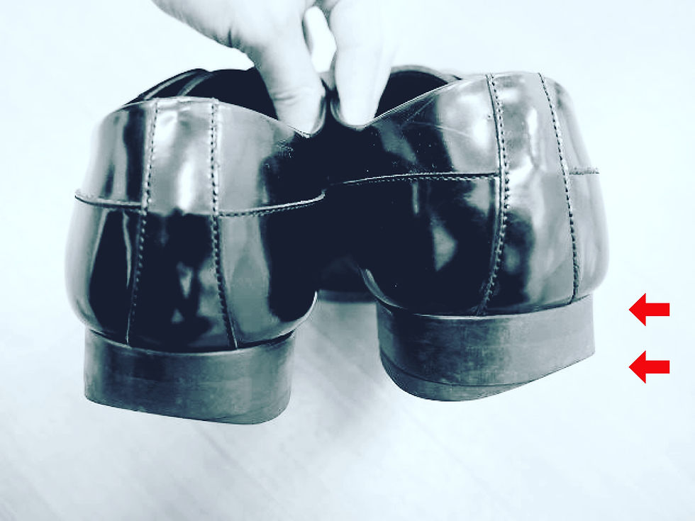 靴の外側が極端にすり減る時、ご自身の身体のバランスをみてみてね