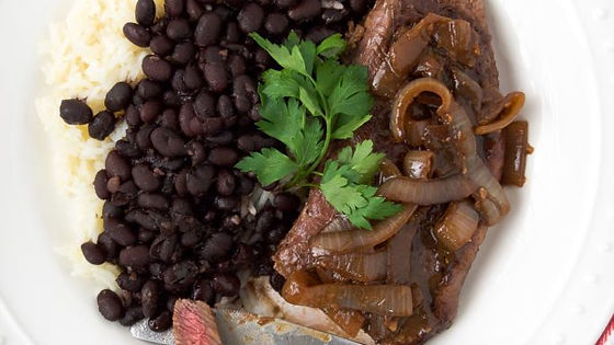 Grilled Steak with onion caramelized