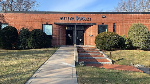 Anna Lotan USA building