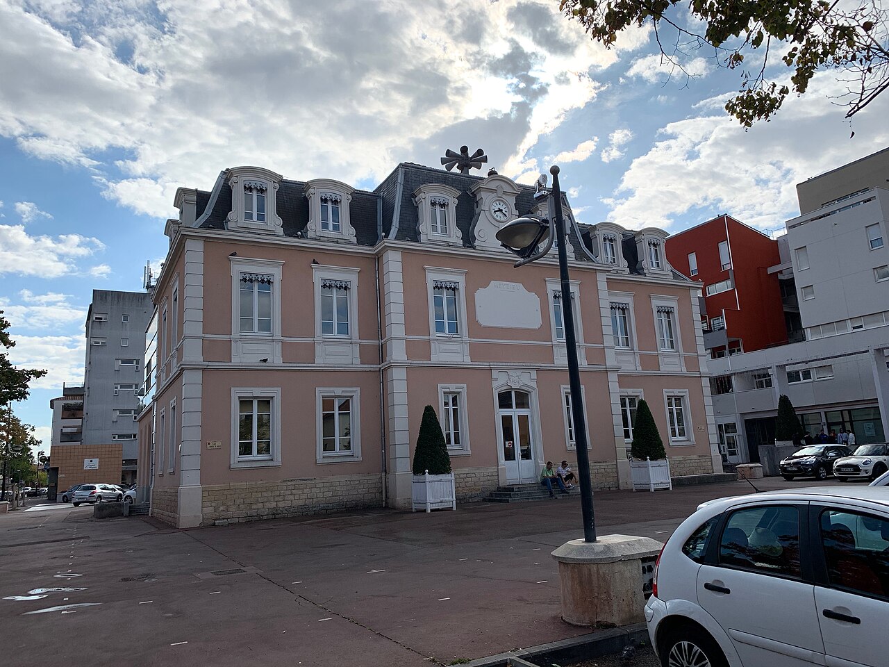 L’ancienne mairie de Meyzieu