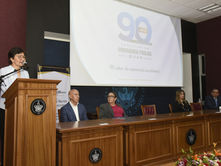 Rectora Lilia Cedillo entrega reconocimientos para celebrar el Día del Contador Público