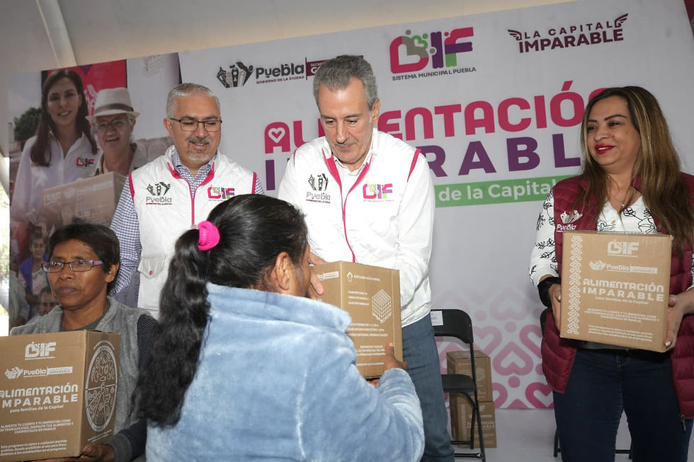 Pepe Chedraui garantiza seguridad alimentaria con despensas entregadas en el Barrio de Analco