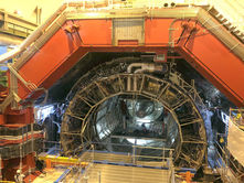 Científicos del grupo ALICE se reúnen con legisladores