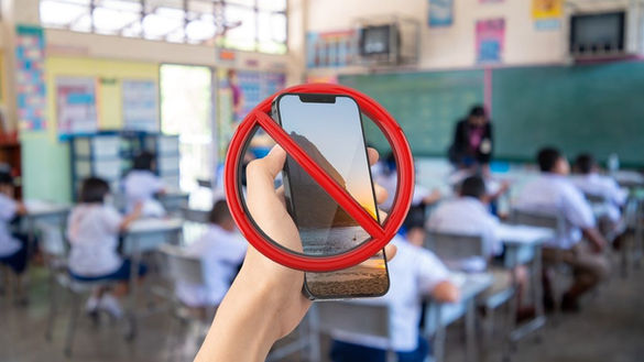 Publica SEP reglas para uso de celulares en aulas