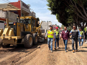 Ayuntamiento avanza con trabajos de rehabilitación vial en Bulevar Apulco