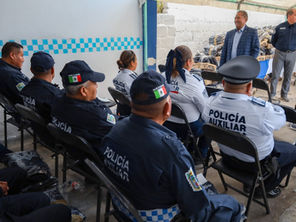 Concluye entrega de uniformes a personal operativo y médico de la Policía Auxiliar