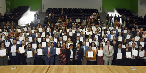 Entrega Rectora Cedillo 150 plazas a personal universitario