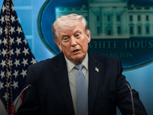 Asevera Trump que el Estrecho de Ormuz ya está abierto y propone alianza con Irán para extraer uranio