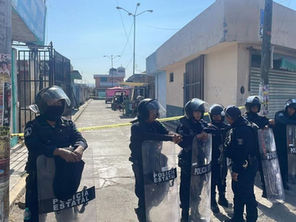 En cateos en el mercado Morelos, Fiscalía de Puebla localiza restos óseos