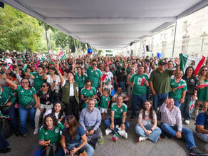 Convive Pepe Chedraui con aficionados en partido inaugural de la Copa del Mundo 2026