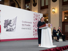 Dice Sheinbaum que “tendría que haber una denuncia” sobre presuntos sobornos de “El Mayo”