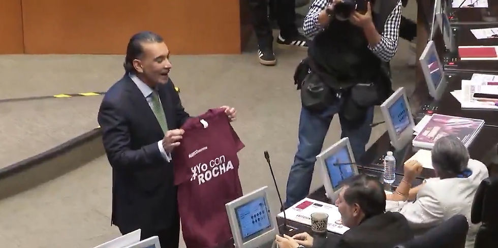 Senadores Melgar y Noroña entablan duelo de playerazos
