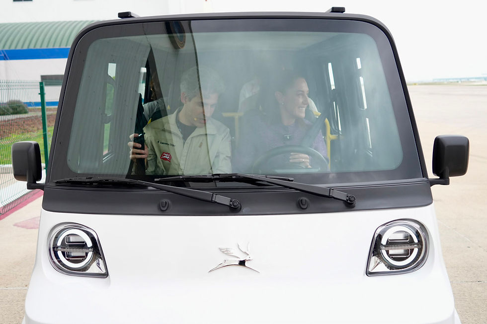 Presenta Claudia Sheinbaum el auto eléctrico mexicano “Olinia”
