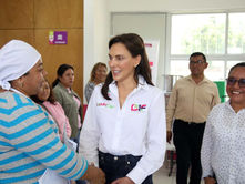 Inaugura MariElise Budib desayunador en la Secundaria Técnica No. 112