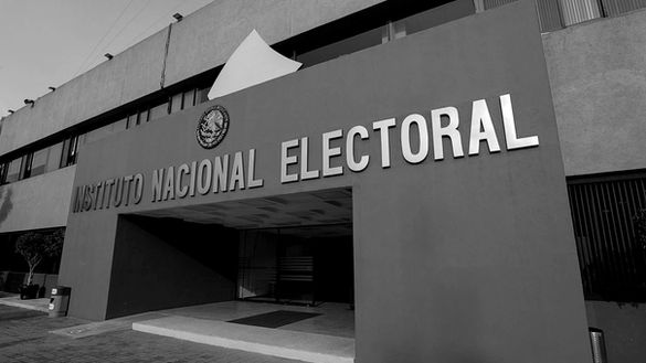 Tras polémicas, el INE cambiará de lila a gris