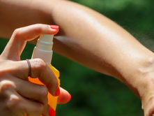 Cómo hacer un repelente para mosquitos casero con ingredientes naturales