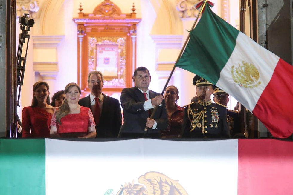 Gobernantes poblanos desconocen la historia y el marco legal del país durante los festejos del 15 de septiembre