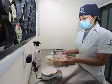 Crecen empleo y remuneraciones en sectores comercio y servicios: Economía