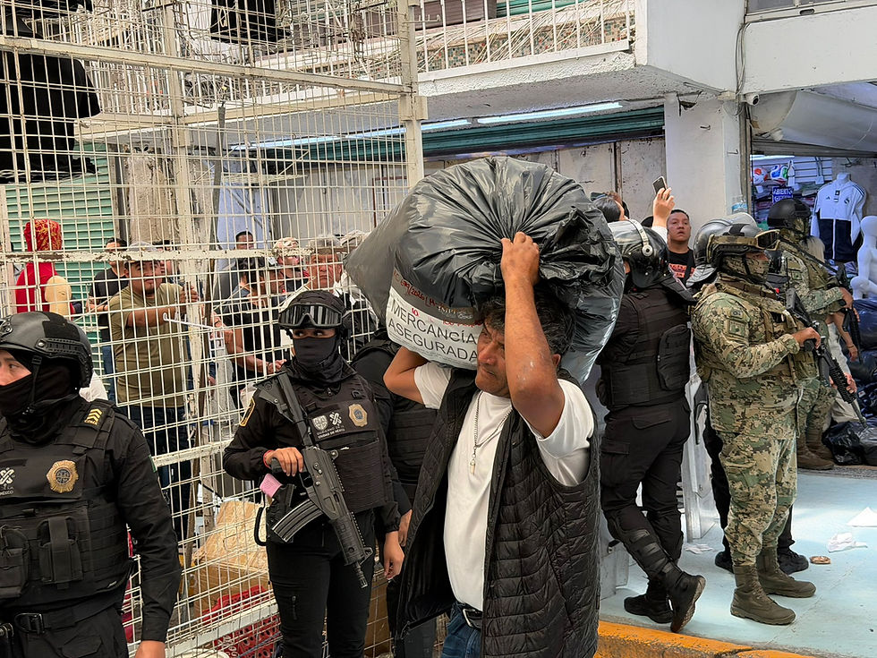 Gol contra la piratería: decomisan mercancía apócrifa del Mundial en Tepito