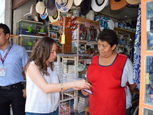 Ayuntamiento fortalece cuidado de espacio público con acercamiento a comerciantes de la Calle de los Dulces