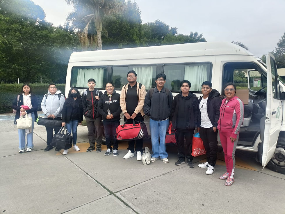 Estudiantes de la UTH participan en el Primer Hackathon Por Amor a Puebla