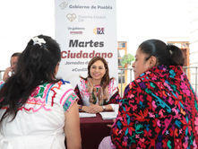 SEDIF favorece a habitantes de Zacapoaxtla con lentes y sillas de ruedas