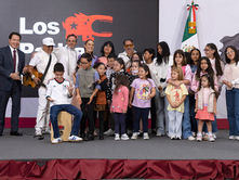 Anuncia Sheinbaum inicio de la entrega de las tarjetas de la beca Rita Cetina