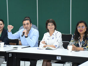 Directivos de la UTH y Ayuntamiento de Texmelucan dialogan con becarios para fortalecer su trayectoria educativa