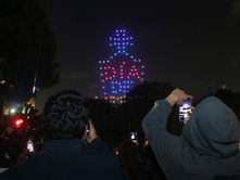 Poblanos disfrutaron del video mapping y espectáculo de drones alusivos al Día de Muertos