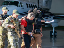 Avión que trae al ‘Comandante H’ hace escala en Colombia